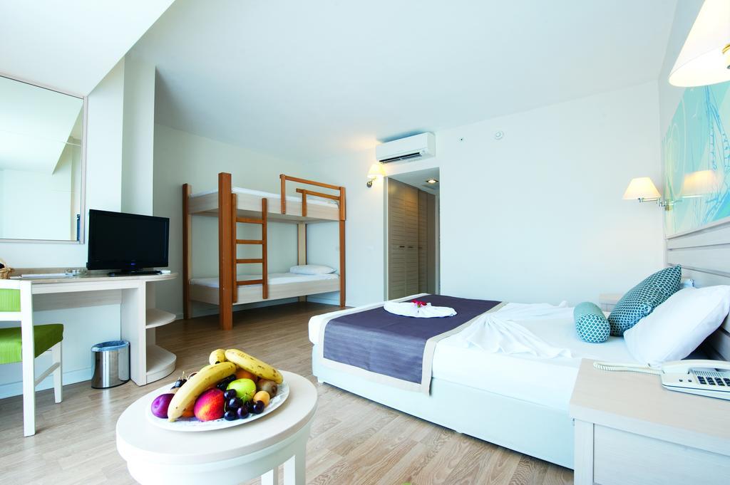Thalia Beach Resort Hotel Ilica  外观 照片